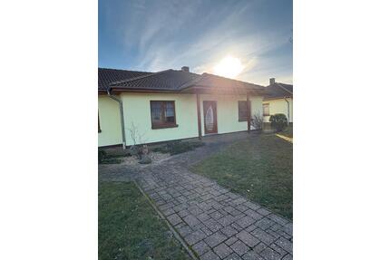 Haushälfte zur Miete - 1.000,00&nbsp;EUR Kaltmiete, ca.&nbsp; 85,00&nbsp;m&sup2; in Gingst (PLZ: 18569)