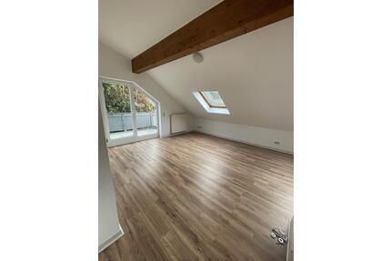 Gemütliche 3 ZKB, Balkon, Langsur