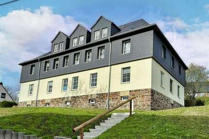 Wohnung zum Kaufen in Klingenthal 75.000,00 € 97.28 m²