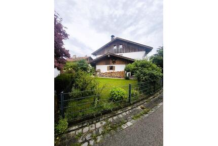 Einfamilien-Eckhaus in ruhiger Lage in Bruckmühl