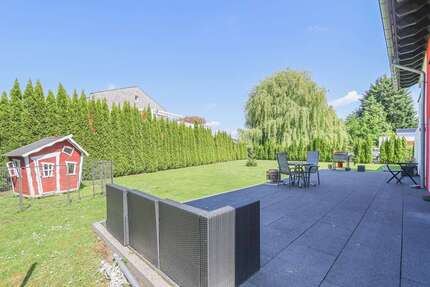 Haus zum Kaufen in Korschenbroich Pesch 899.000,00 € 207 m² - Korschenbroich / Pesch