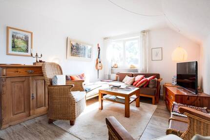 Modernisierte 3-Zi.-DG-Wohnung (2019) mit Garage in Wehr