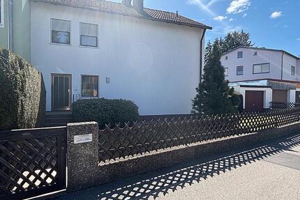 Doppelhaushälfte mit großem Garten & Garage in Neumarkt-Woffenbac - Neumarkt in der Oberpfalz Altenhof