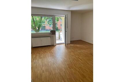 An WG zu vermieten! Direkt am Flaucher! Teilsaniert, 4 Zi, Wohnküche, Westbalkon, keine EBK! - München Au-Haidhausen