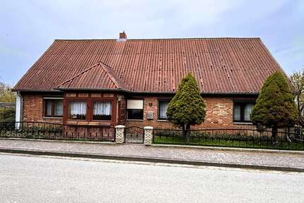 Haus zum Kaufen in Rosenow Luplow 162.000,00 € 128 m² - Rosenow / Luplow