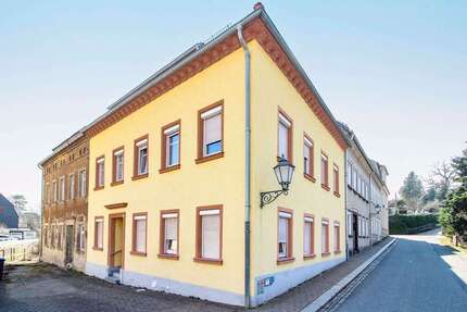 Haus zum Kaufen in Hainichen 55.000,00 € 207.8 m²
