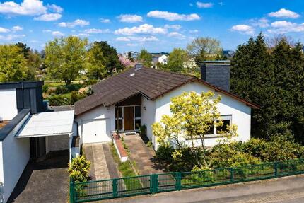 Haus in zentraler Lage – mit Baugenehmigung & Ausbaupotenzial - Sankt Augustin