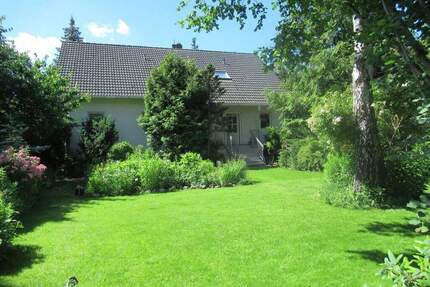 Zweigenerationenhaus in Weststaaken mit separaten Eingängen - großer naturnaher Garten - Berlin Spandau