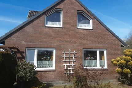 Großzügiges Einfamilienhaus (7 Zimmer) mit Sauna, Garage, Garten - Hohn