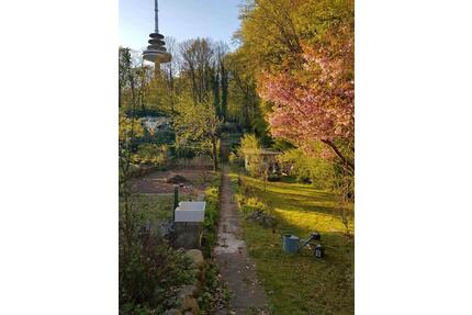 wunderschöner Kleingarten am Waldrand beim Kieler Fernsehturm - Molfsee