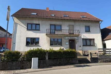 Viel Potential: Großes Haus mit jeder Menge Platz in Jettenbach