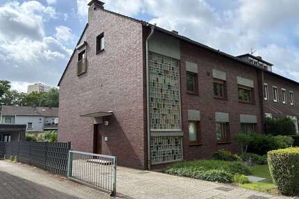 Haus zum Kaufen in Duisburg 318.000,00 € 226 m²
