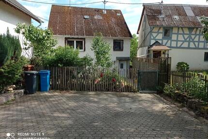 Haus in Schatten der Burg Reichenstein zu VERKAUFEN - Puderbach