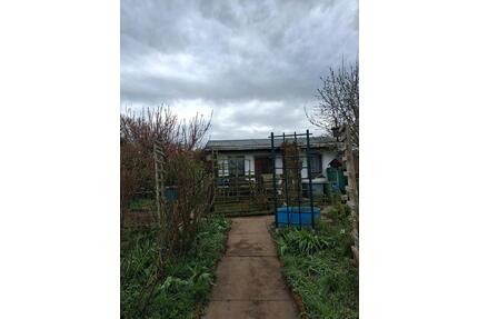 Kleingarten in Riesa abzugeben – ruhig, grün & mit Laube!