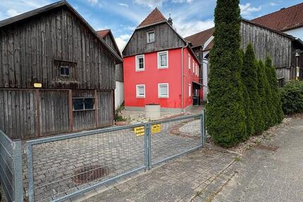 Einfamilienhaus mit Garage und Werkstatt im Zentrum von Kastl