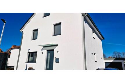 Haus zu vermieten - 2.500,00&nbsp;EUR Kaltmiete, ca.&nbsp; 180,00&nbsp;m&sup2; in Castrop-Rauxel (PLZ: 44575)