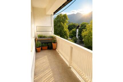 Sonnige 3 Zimmer-Wohnung mit Balkon & Einzelgarage in Bad Reichenhall