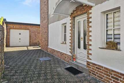 Haus zum Kaufen in Eschweiler 349.000,00 € 240.71 m²