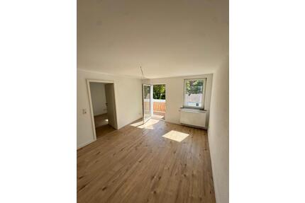 Frisch sanierte 2-Zimmer-Wohnung mit Balkon - Sulzbach (Saar)