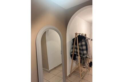 2- Zimmer Wohnung mit Ablöse - 1.150,00&nbsp;EUR Kaltmiete, ca.&nbsp; 60,00&nbsp;m&sup2; in München (PLZ: 80993) Moosach