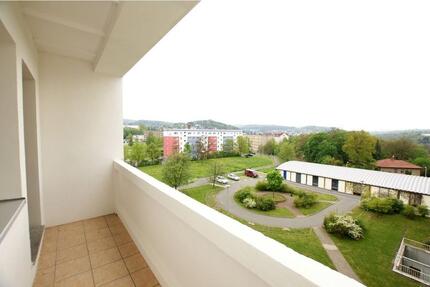 Lichtdurchflutete 3-Raum-Wohnung mit Panorama-Ausblick & großem Balkon - Plauen Altstadt