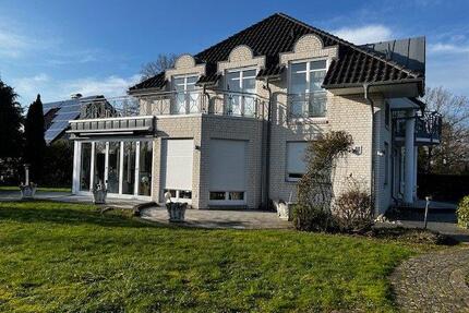 Großzügige Villa mit weitläufigem Garten mitten im Grünen - Spenge