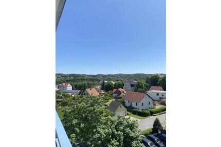 Schick sanierte Dreiraumwohnung mit Balkon in Weida!