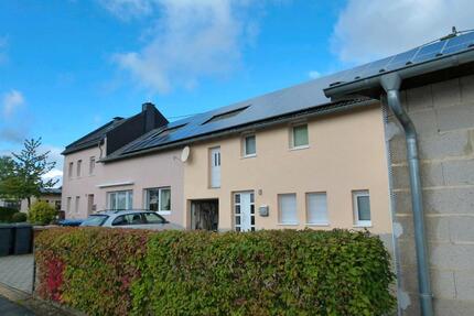 Doppelhaus mit 2 Wohneinheiten und PV-Anlage - Gillenfeld