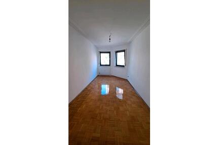 ruhige renovierte 4,5 Z.Wohnung, an Uni&Schloss, 140 qm, Loggia - Mannheim Almenhof