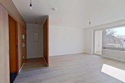 FRISCH RENOVIERT: Helle 4-Zimmer-Wohnung mit BALKON - Göttingen