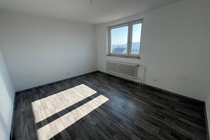 Helle 4-Zimmer-Wohnung mit Balkon in ruhiger Lage von Wunsiedel - 2 OG - ca. 88,82m²