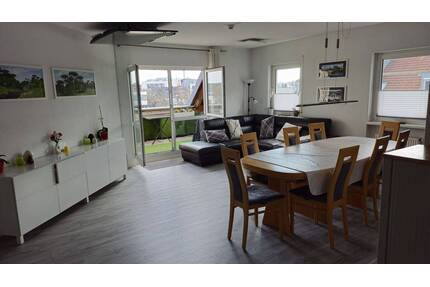 Gut geschnittene 4-Zimmer-Maisonette-Wohnung mit Dachloggia und 2 Bädern in Tennenlohe - freier Ausblick - Erlangen