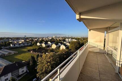 4-ZW mit großen Balkonen und Skyline Blick im 10. OG - Frankfurt am Main Preungesheim