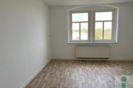 Frisch renovierte 3-Raum-Wohnung im Dachgeschoss in Löbau zu vermieten.