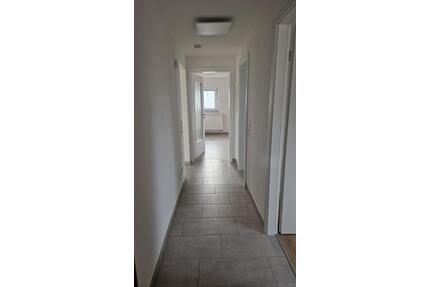 Eisenberg, renovierte DG-Wohnung 60qm mit Einbauküche - Eisenberg (Pfalz)