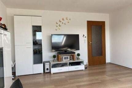 ruhige DG-Wohnung - 15 Min. zu Airbus o. Bosch-Siemens, - Schwenningen