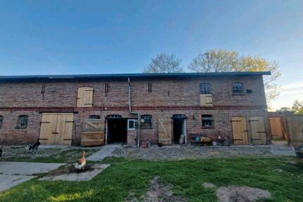 Ehemaliger Dreiseitenhof in der Gemeinde Ummanz - Gingst