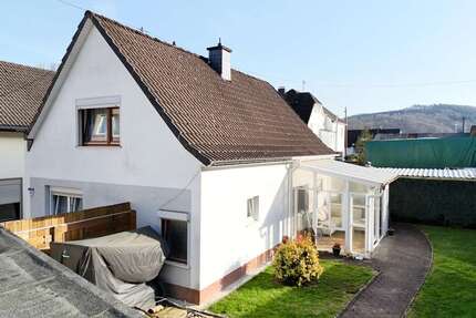 Haus zum Kaufen in Gummersbach Derschlag 178.000,00 € 87 m² - Gummersbach / Derschlag