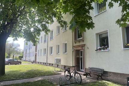 Wohnung zum Mieten in Calbe 300,00 € 46.41 m²