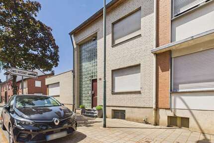 Haus zum Kaufen in Düren Merken 329.000,00 € 200 m² - Düren / Merken