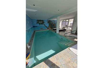 Dreifamilienhaus Bj 2020, Angebot EG Wohnung mit Indoorpool und Garten in Bad Mergentheim