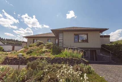 Haus zum Kaufen in Hauroth 495.000,00 € 200 m²