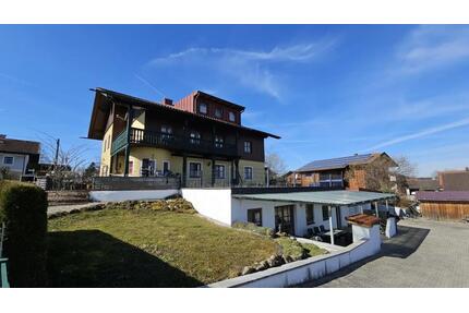 Mehrfamilienhaus- sonnig & ruhig - 4 Garagen + Stellplätze - Tittmoning