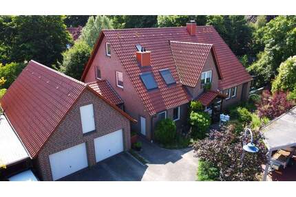 Großzügiges Zweifamilienhaus in ruhiger Lage in Ottersberg zu verkaufen