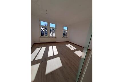 Helle, neu sanierte 3-Zimmer-Wohnung mit Einbauküche - Rodewisch