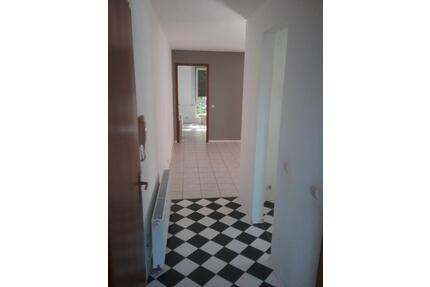 Moderne helle 2-3 ZKB Penthouse mit Terrasse, Stellplatz, Waldlag - Saarlouis