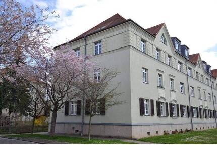 Idyllische Lage - 2-Zi-Altbauwohnung mit Loggia, Garten* - Dresden Leuben