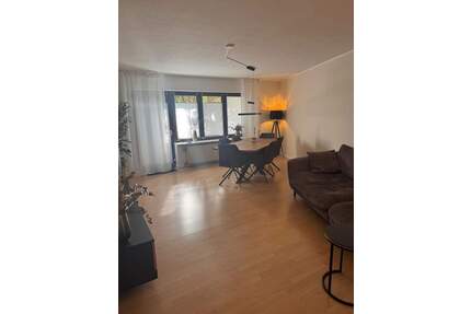 Schöne Erdgeschosswohnung 103 qm 3 Zimmer, Küche, Diele, Bad, G-WC - Hennef