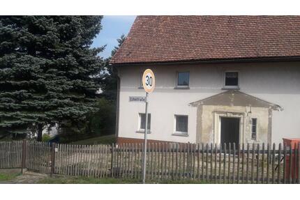 Einfamilienhaus im Zittauer Gebirge mit großem Potenzial - Olbersdorf