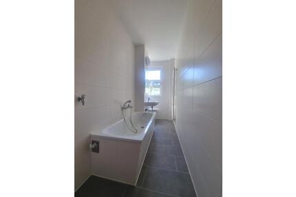 Komplettsanierte 2-Raumwohnung mit Badewanne und Balkon ab 01.06.2026 zu vermieten - Köthen (Anhalt)